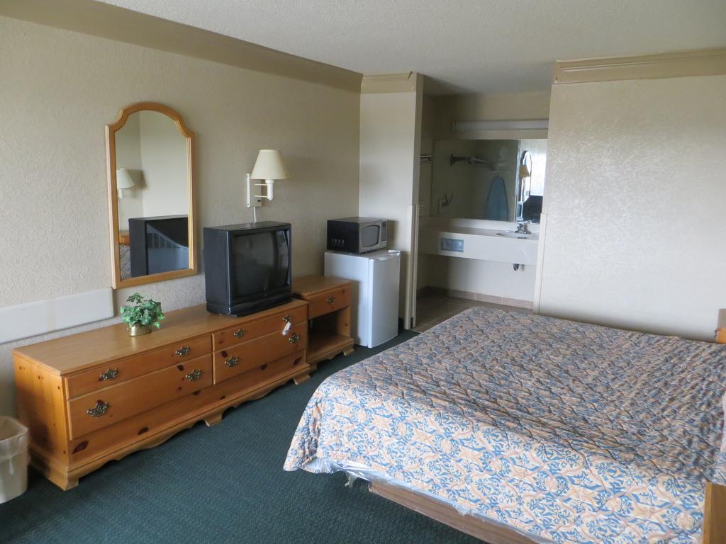 Budgetel Inn & Suites Macon Ngoại thất bức ảnh